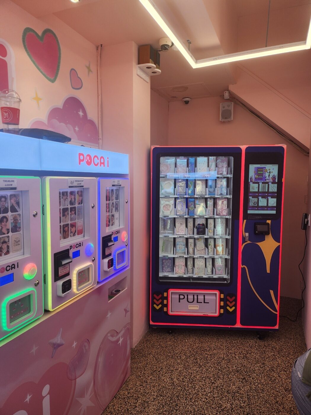 POCAi 굿즈 자판기 + 포토카드 라인업